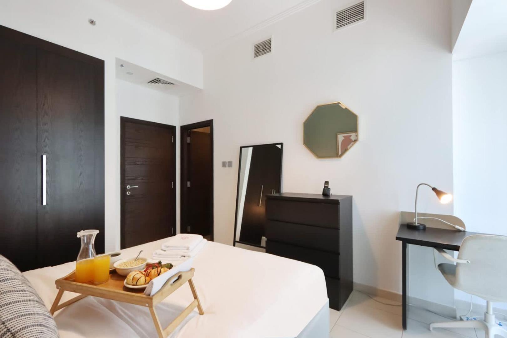 Livbnb-spacious 2 Bedroom In Marina With Balcony * Dubai