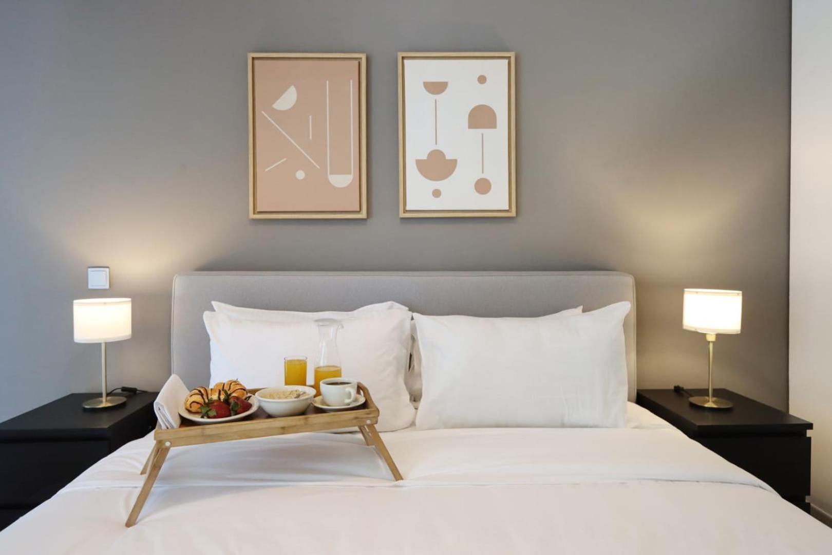 Livbnb-spacious 2 Bedroom In Marina With Balcony * Dubai