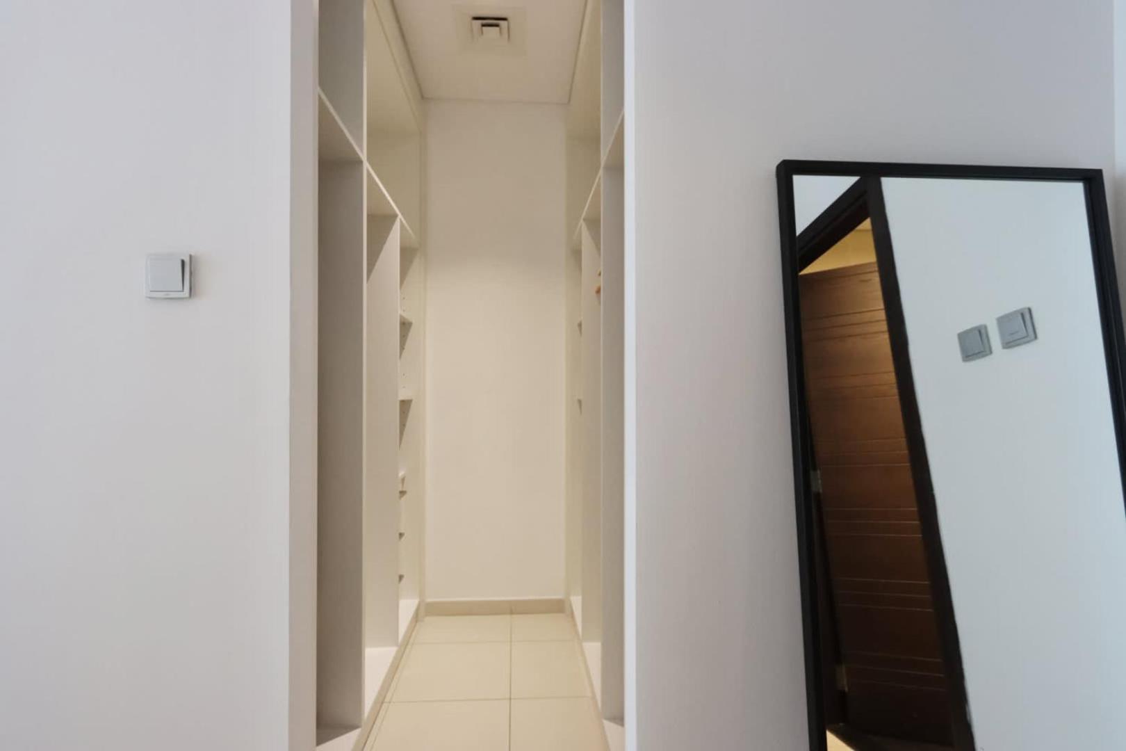 Livbnb-spacious 2 Bedroom In Marina With Balcony