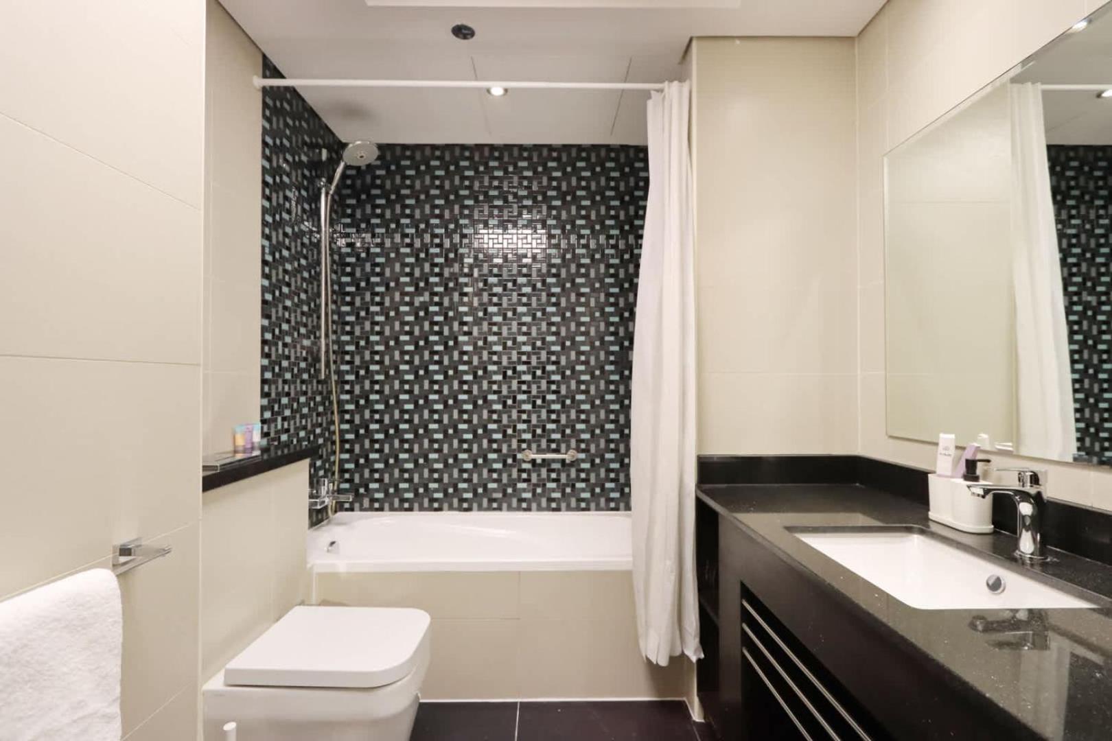 Apartment Livbnb-spacious 2 Bedroom In Marina With Balcony Dubai