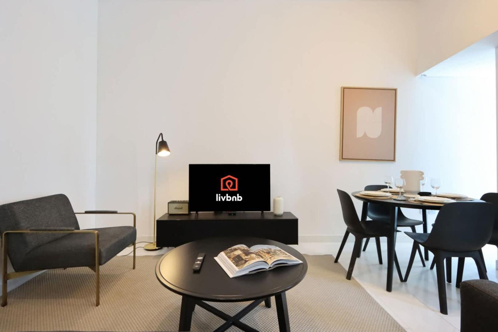 Livbnb-spacious 2 Bedroom In Marina With Balcony Dubai